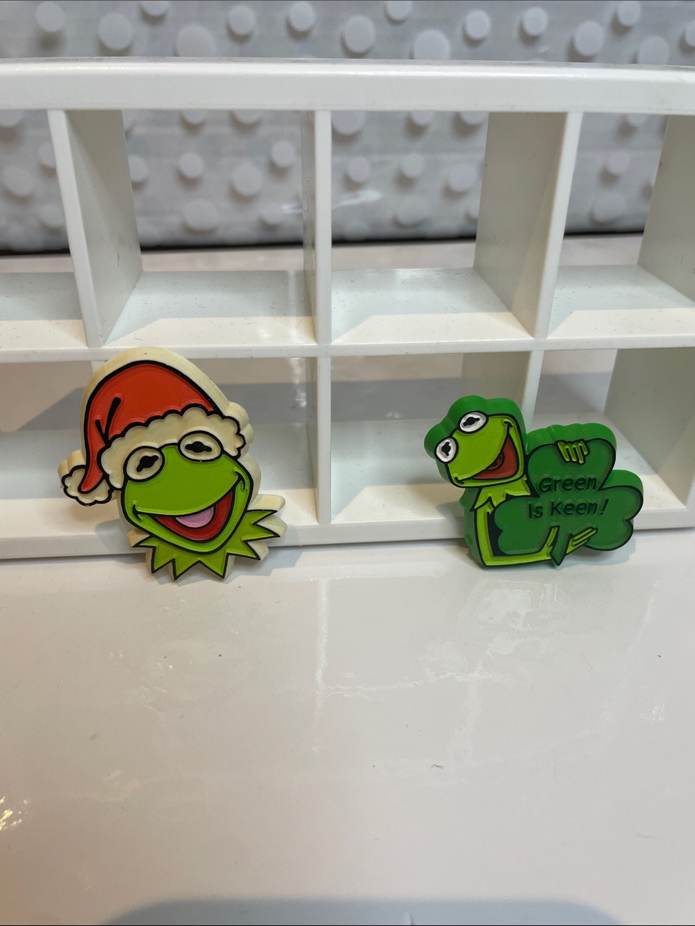 Vintage Kermit the Frog 🐸pins/brooches- Green - 2 Pack